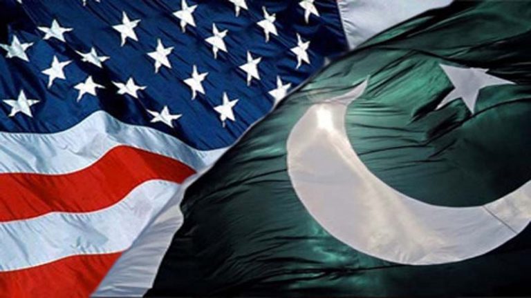 دو قطبی ہوتی دنیا اور پاکستان