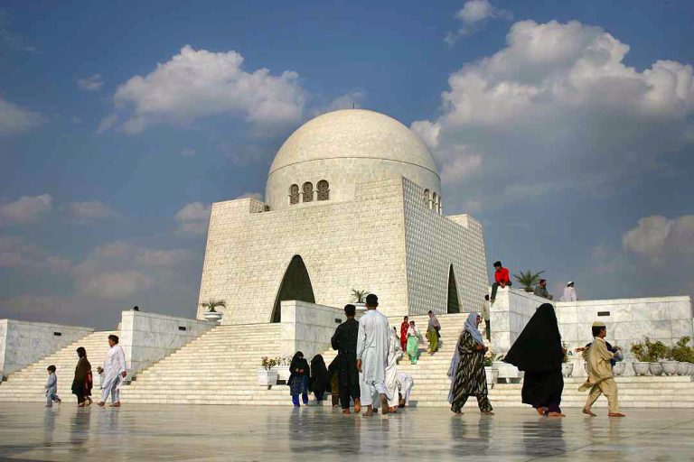 کراچی کو نظر لگ جاتی ہے