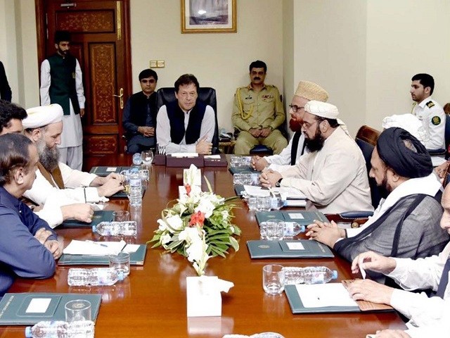 مدارس کا مسئلہ بھاری پتھر ہے