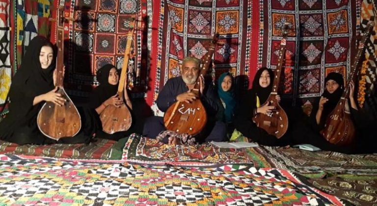 اب میری بیٹیاں بھی شاہ لطیف کی راگی گائیں گی