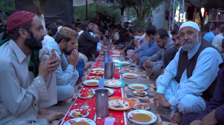 قائداعظم یونیورسٹی کا بین المذاہب افطار دسترخوان