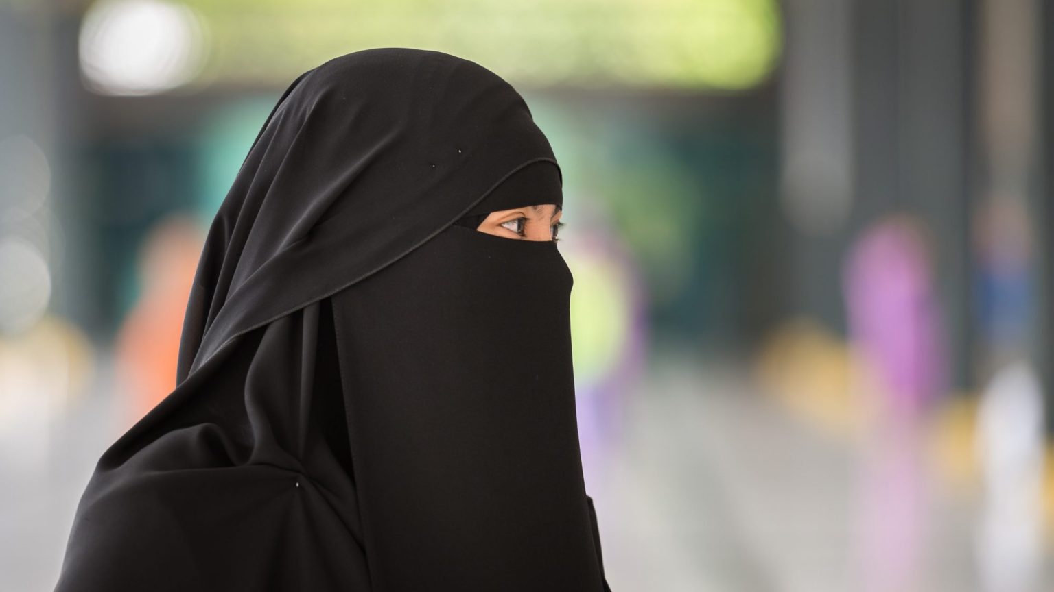 کیا عبایہ ایک مذہبی مسئلہ ہے؟